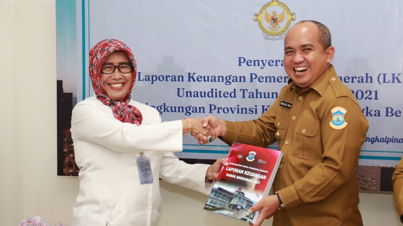 Wali Kota Molen Serahkan LKPD Unaudited Tahun Anggaran 2021 Ke BPK RI ...